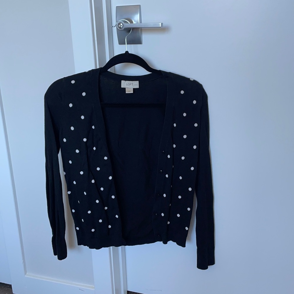 ✨3/$10✨ LOFT polka dot cardigan
